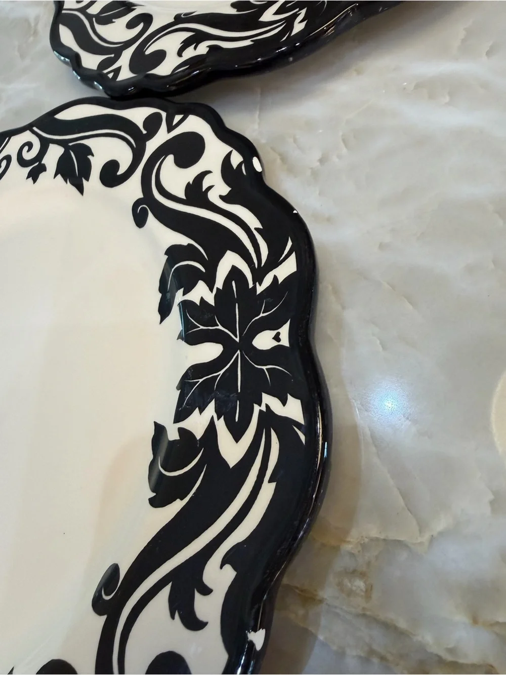 222 Fifth Damask Black & White Scalloped Floral Dinner Set of 2